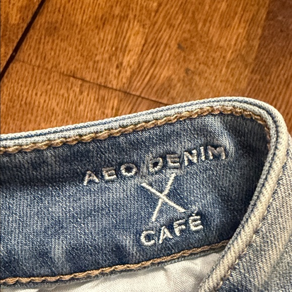 American Eagle Outfitters Light Blue Hi-Rise Shortie Jean shorts - Picture 3 of 5